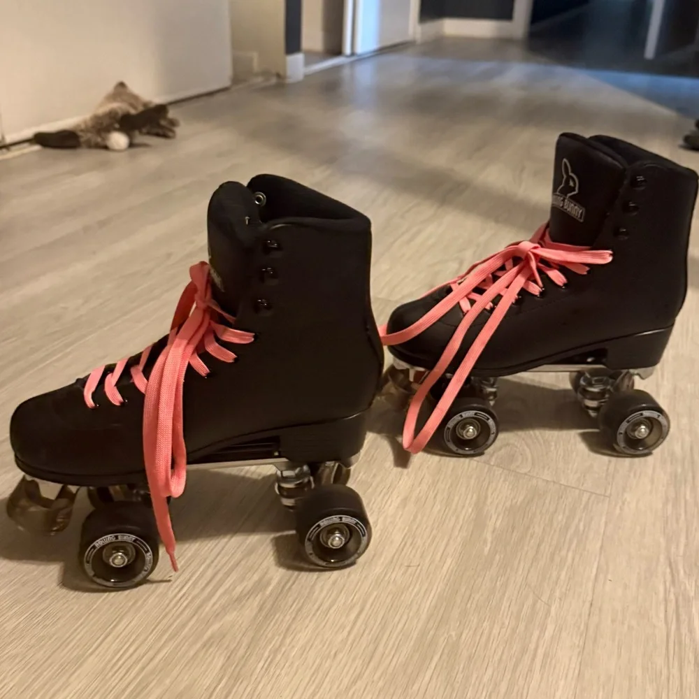Perfect condition Rolling Bunny roller skates brand new condition used once - Picture 2 of 4
